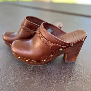 Excellent Used Condition UGG Leather Clogs. Size 9.
